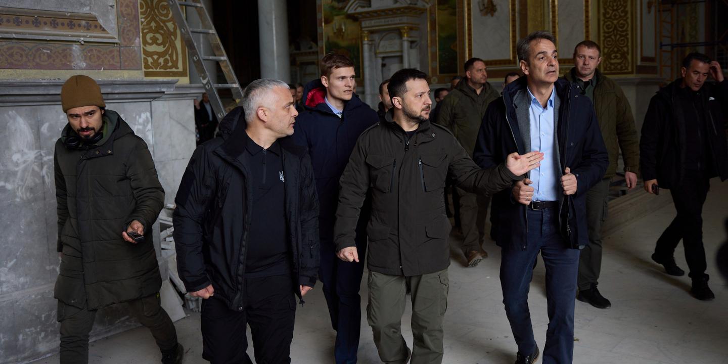 Zelensky and Greek prime minister's Odesa visit rocked by a blast