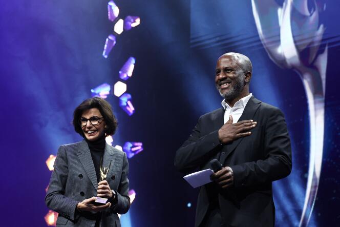 La ministre de la culture, Rachida Dati, a remis le prix de la personnalité de l’année à Mickaël Newton, fondateur de l’association Loisirs Numériques.