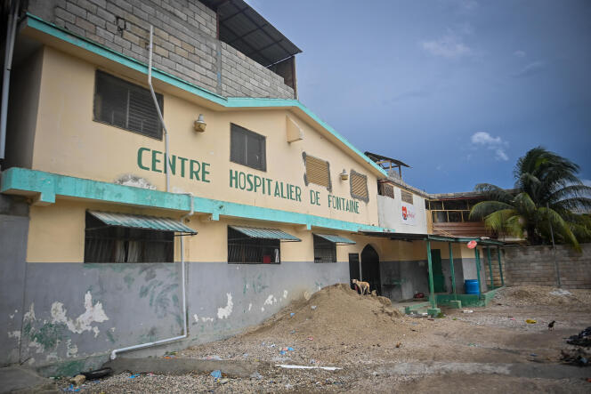 Vue de l’hôpital Fontaine, trois jours après sa fermeture à la suite de l’accroissement de la violence des gangs dans le quartier de Cité-Soleil, à Port-au-Prince, Haïti, le 18 novembre 2023.