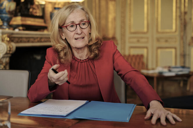 Nicole Belloubet, ministre de l’éducation nationale et de la jeunesse, dans son bureau au ministère, le 6 mars 2024.