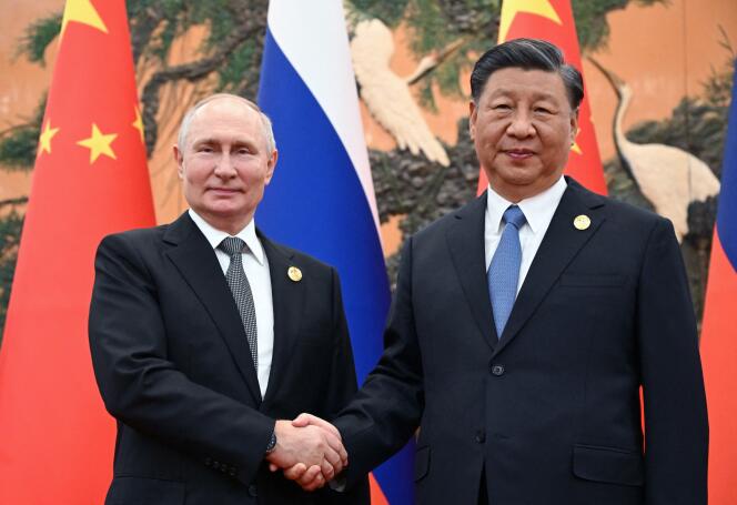 Les présidents russe, Vladimir Poutine, et chinois, Xi Jinping, à Pékin, le 18 octobre 2023. 