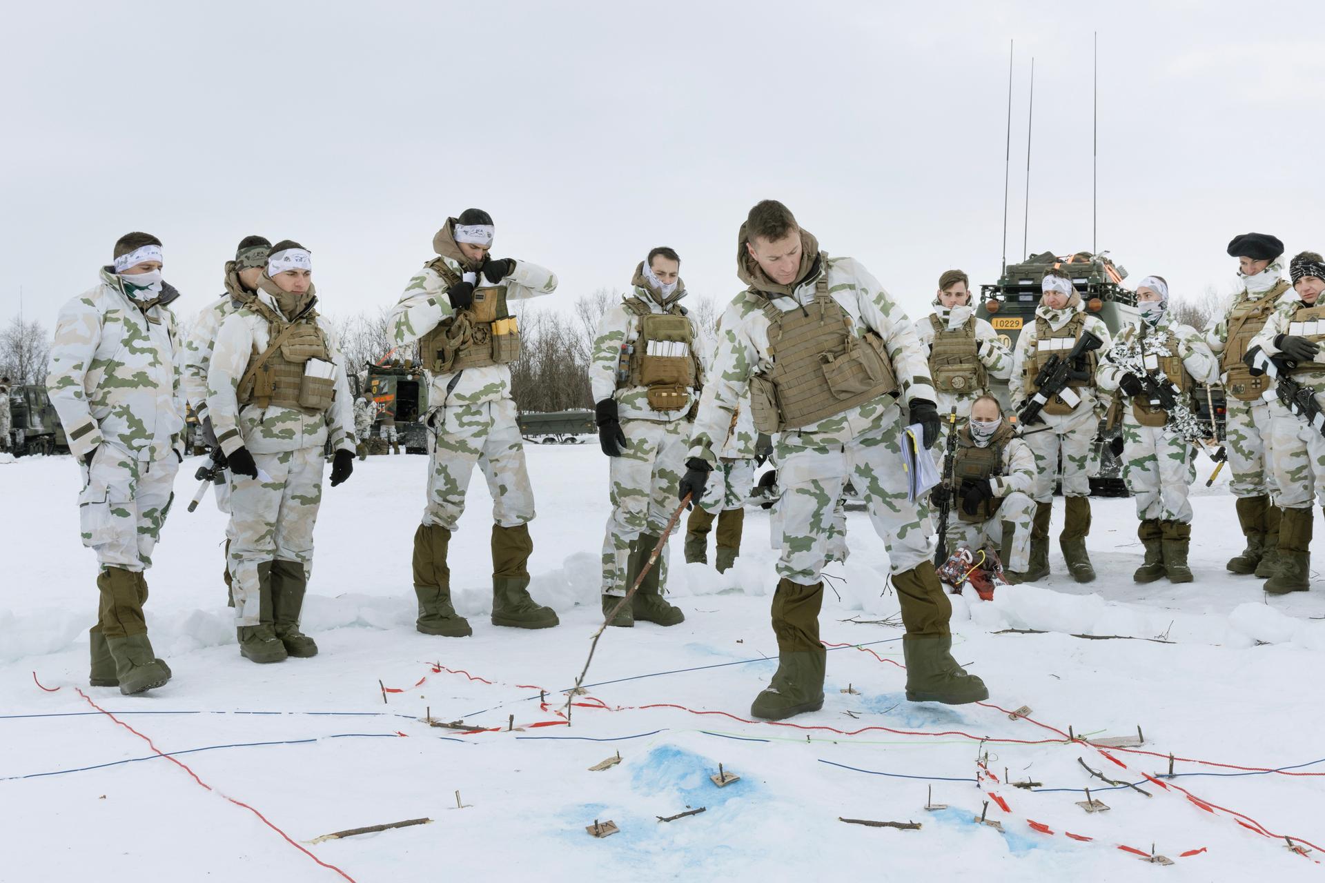 Avec les chasseurs alpins francais dans l Arctique norvegien Le grand froid est le terrain de jeu naturel des Russes il faut etre a niveau