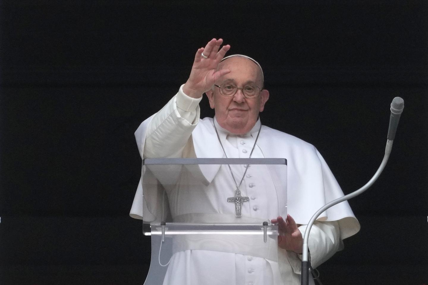 Ukraine furious at Pope Francis's call to 'raise the white flag'