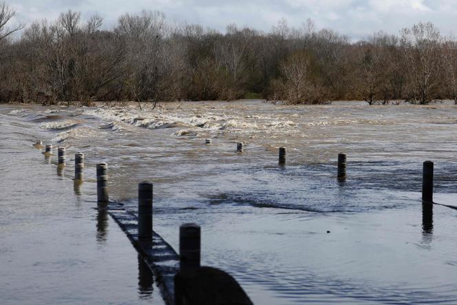 Un puente sumergido en Dions (Gard), 10 de marzo de 2024.