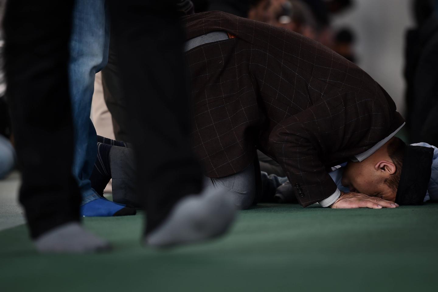 UK: Government announces £117 million security funding for Muslim sites