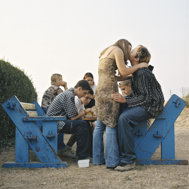 « Sans titre », 2005. Photo issue de la série « Un été », que la photographe Marion Poussier a consacrée à l'adolescence et prise dans des colonies de vacances en France.