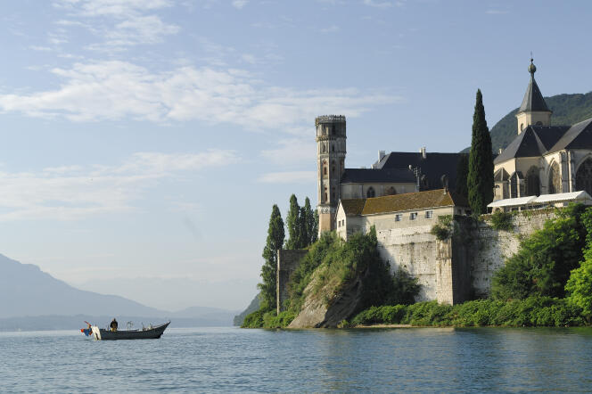 L’abbaye royale de Hautecombe, au bord du lac du Bourget, en Savoie.