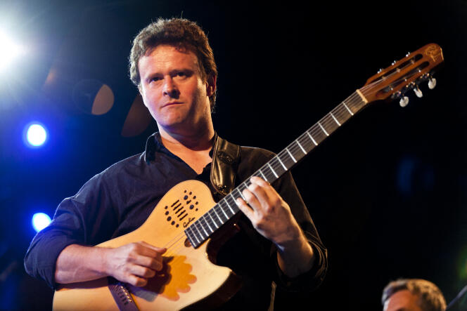 El guitarrista Sylvain Luc en el festival de jazz de los cinco continentes de Marsella, 23 de julio de 2010.