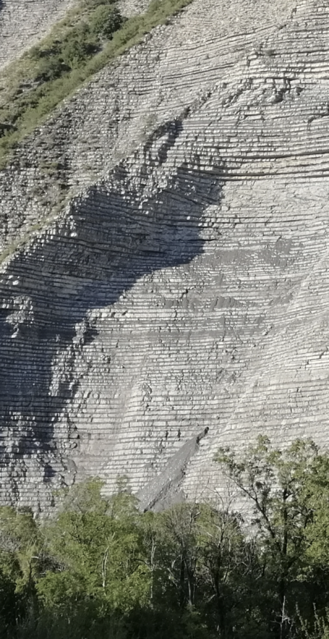 Cycles lithologiques (argile-calcaire) d’origine astronomique (âge : 130 millions d’années), dans le Sud-Est de la France (Alpes de Haute-Provence).