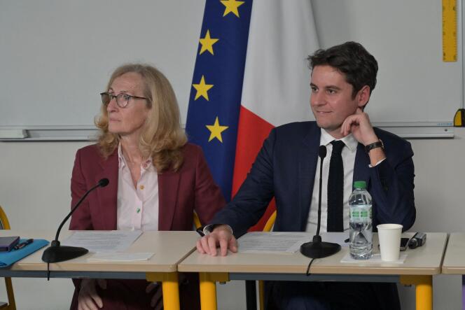 Le premier ministre Gabriel Attal et la ministre de l’éducation nationale Nicole Belloubet au collège Mathurin Régnier à Chartres, le 14 mars 2024.