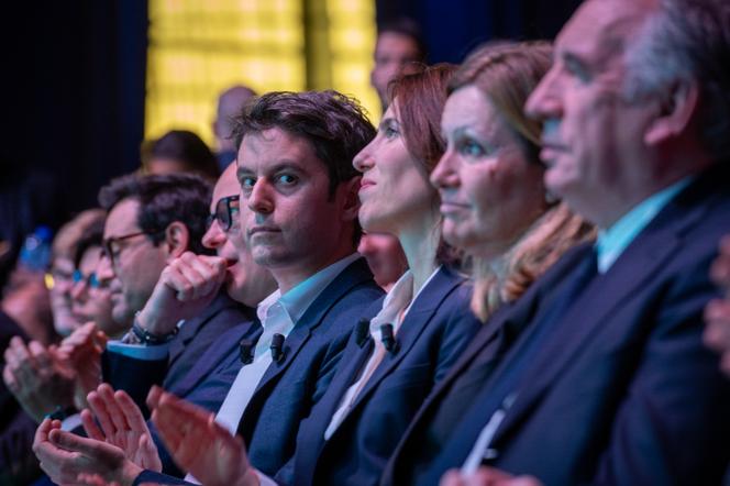 Edouard Philippe, Gabriel Attal, Valérie Hayer, Yaël Braun-Pivet et François Bayrou (de gauche à droite) lors du meeting de lancement de campagne de la majorité pour les élections européennes, à Lille, le 9 mars 2024.