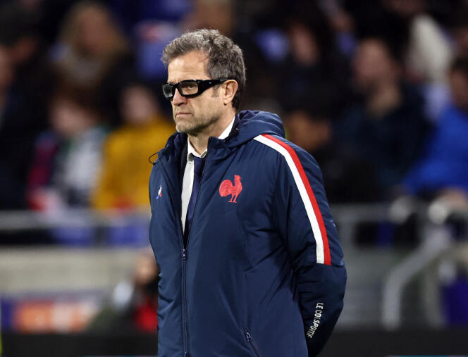 Le sélectionneur de l’équipe de France de rugby, Fabien Galthié, lors de la victoire des Bleus contre l’Angleterre, samedi 16 mars 2024, au Groupama Stadium (Décines-Charpieu, Rhône). 