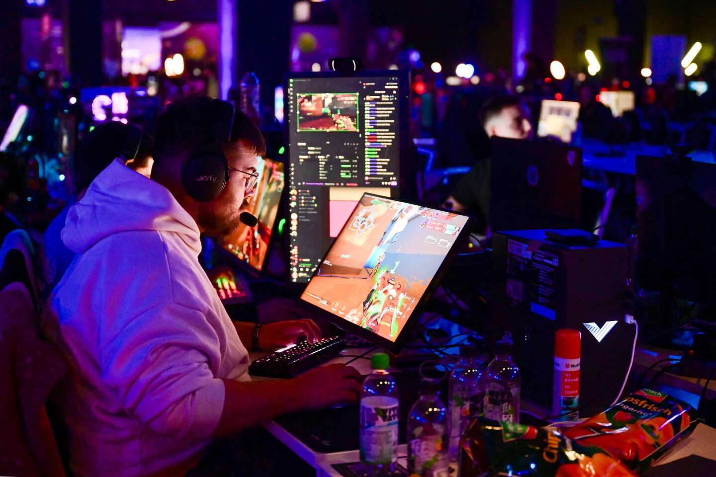 Regarder la vidéo Matchs de « League of Legends » truqués : au-delà du cas vietnamien, des e-sportifs prêts à perdre pour gagner plus