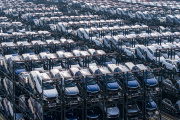 Des voitures électriques BYD en attente de chargement dans le port de Suzhou, près de Shanghaï (Chine), le 8 février 2024.