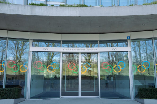 Вход в штаб-квартиру Международного олимпийского комитета в Лозанне, Швейцария, 14 марта 2024 года.