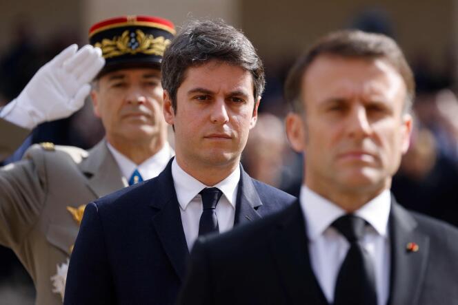 Le président de la République, Emmanuel Macron, et le premier ministre, Gabriel Attal, lors de l’hommage national à Philippe de Gaulle, à Paris, le 20 mars 2024.