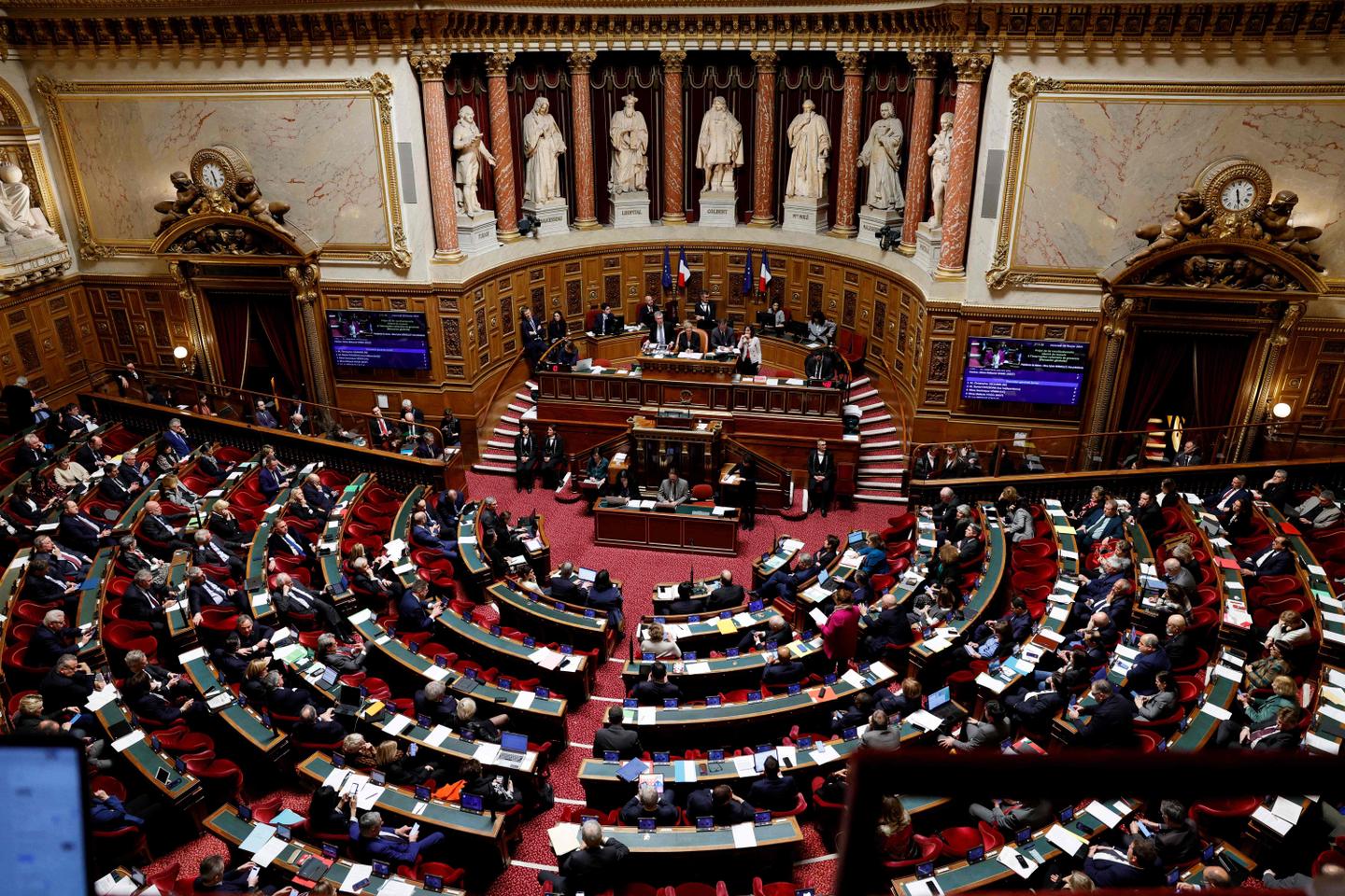 French senators vote against EU-Canada free-trade deal