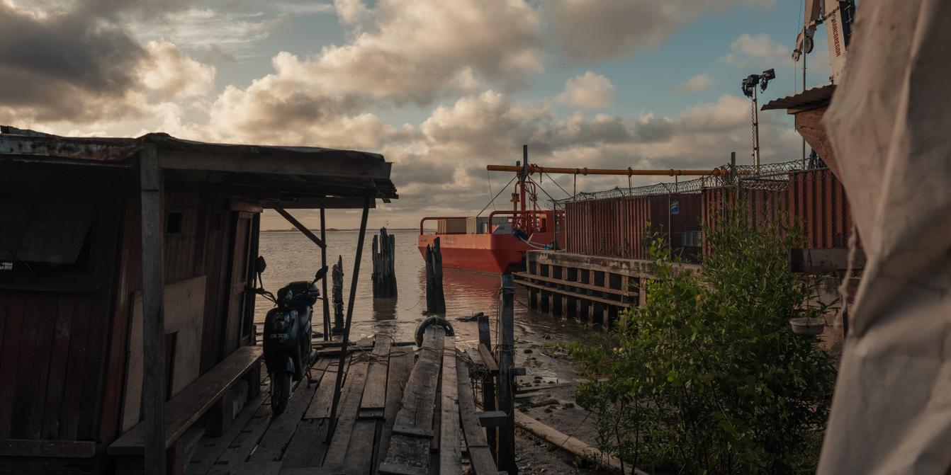 Drapeau National De La Guyane Arrière-plan Avec Le Drapeau De La Guyane | Photo Premium