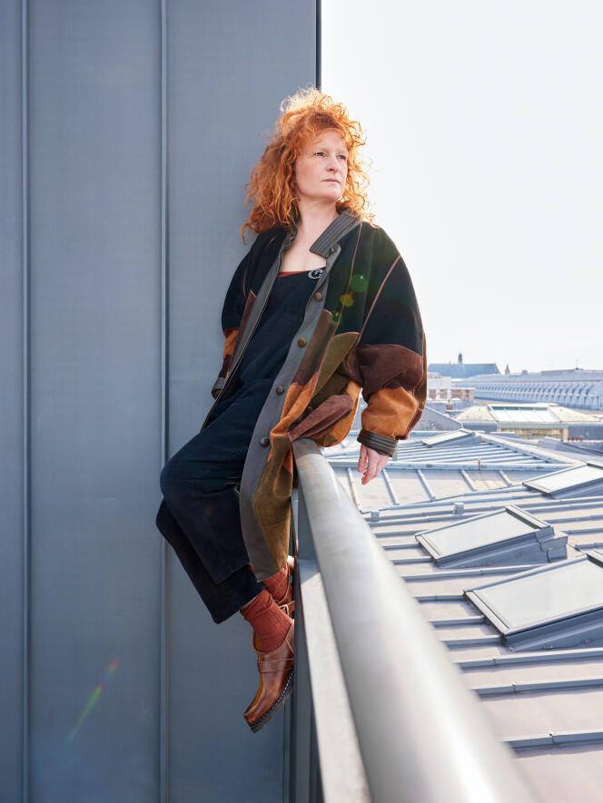 Julie Sicard, sur les toits de la Comédie-Française, à Paris, le 20 mars 2024.