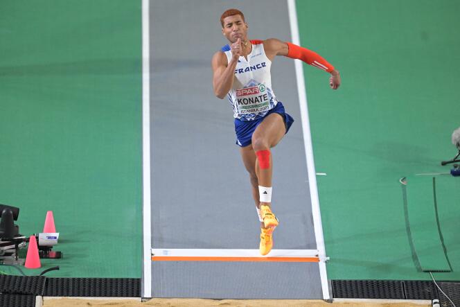 Le Français Erwan Konaté lors de la finale du saut en longueur des Championnats d’Europe d’athlétisme en salle, à Istanbul, le 5 mars 2023. Il est membre de l’équipe BPCE pour les JO 2024.