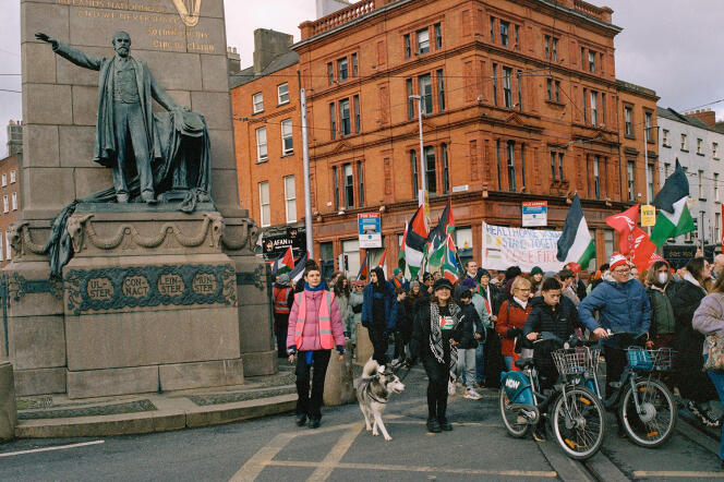 Une manifestation en soutien au peuple palestinien, à Dublin, en République d’Irlande, le 2 mars 2024.