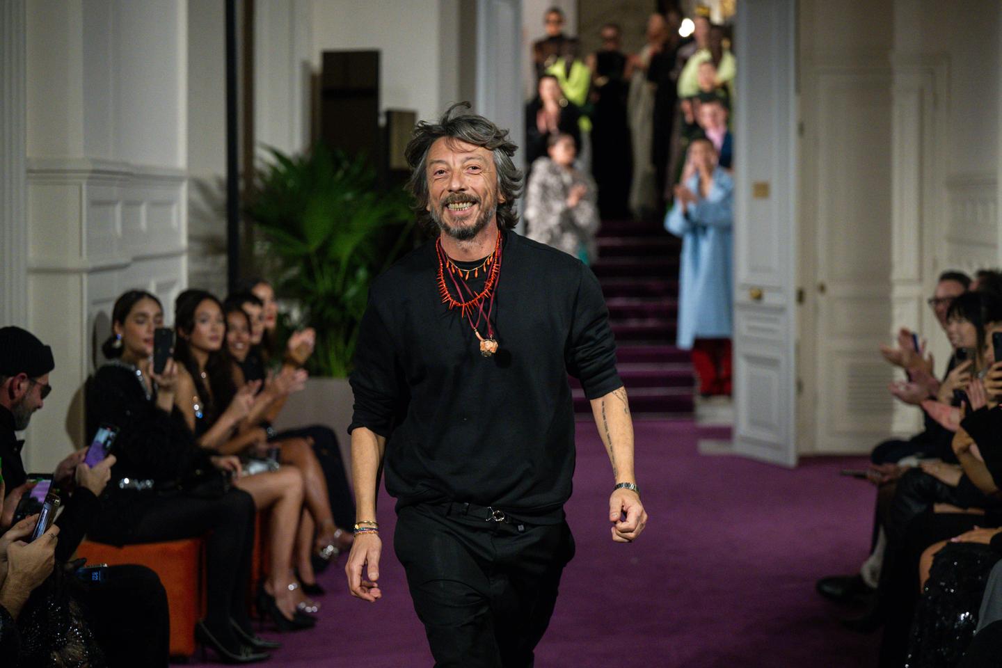 Con la salida de Dries Van Noten y Pierpaolo Piccioli, se pasa una página en la moda