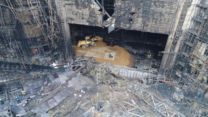 Capture d’une vidéo montrant les ruines du Crocus City Hall, à la périphérie de Moscou, le 26 mars 2024.  