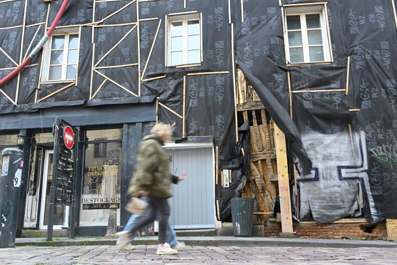 This picture taken on November 15, 2023 shows a house under renovation in Rennes, western France. Several houses in the old center are poorly insolated buildings which may ultimately pose a rental problem, particularly for students. (Photo by Damien MEYER / AFP)