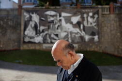 Raji Sourani, avocat palestinien des droits humains de Gaza, à Guernica (Espagne), le 20 janvier 2024.