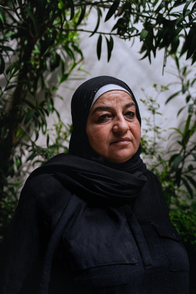 Maha Morra dans le jardin d’enfants où elle travaille, dans le camp de Bourj Al-Barajneh, à Beyrouth, le 27 mars 2024. 
