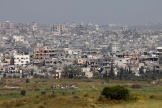 Immeubles détruits par des bombardements israéliens à la frontière sud d’Israël avec la bande de Gaza, le 28 mars 2024.