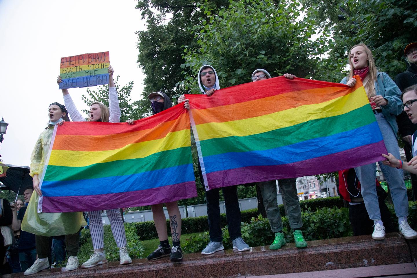 ロシアでLGBTバーの経営者らが「テロリストと過激派」に指定され投獄される
