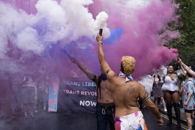 Lors du défilé trans de la Pride, à Londres, le 8 juillet 2023. 