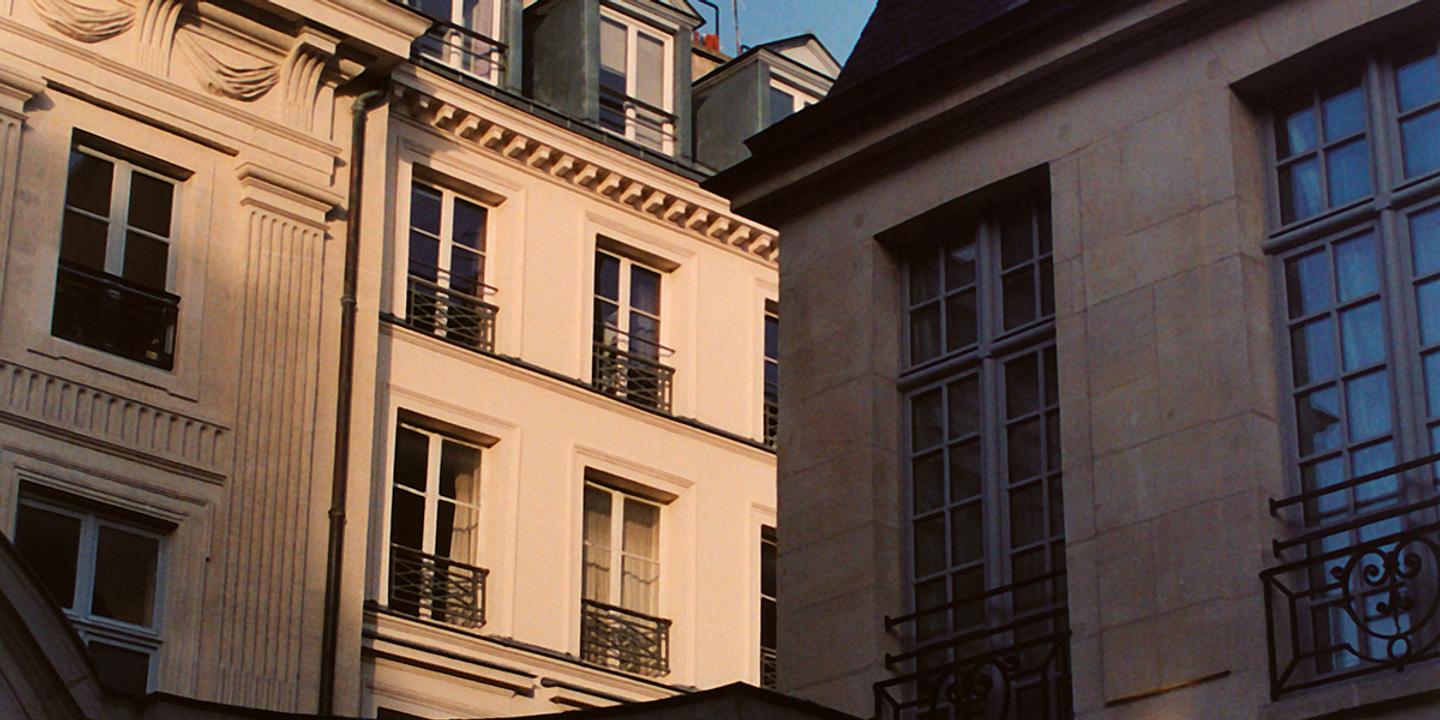 A Paris Comme des garcons voit tres grand