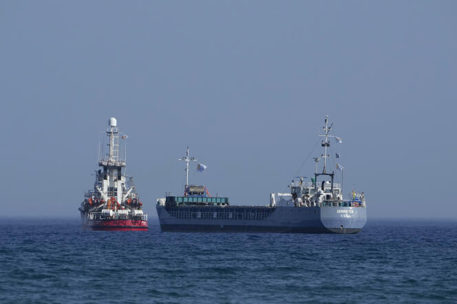 Un barco fletado por las ONG World Central Kitchen y Open Arms, cargado con 400 toneladas de alimentos, partió de Chipre el sábado 30 de marzo de 2024 hacia la Franja de Gaza. 