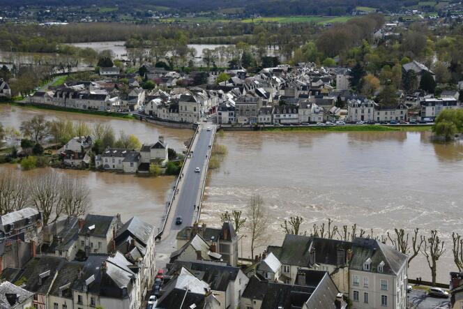 Zone inondée à Chinon suite au débordement de la Vienne, en Indre-et-Loire, le 31 mars 2024.