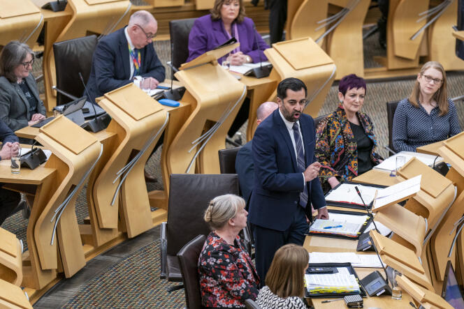 Le Premier ministre écossais Humza Yousaf au Parlement à Édimbourg le 28 mars 2024.