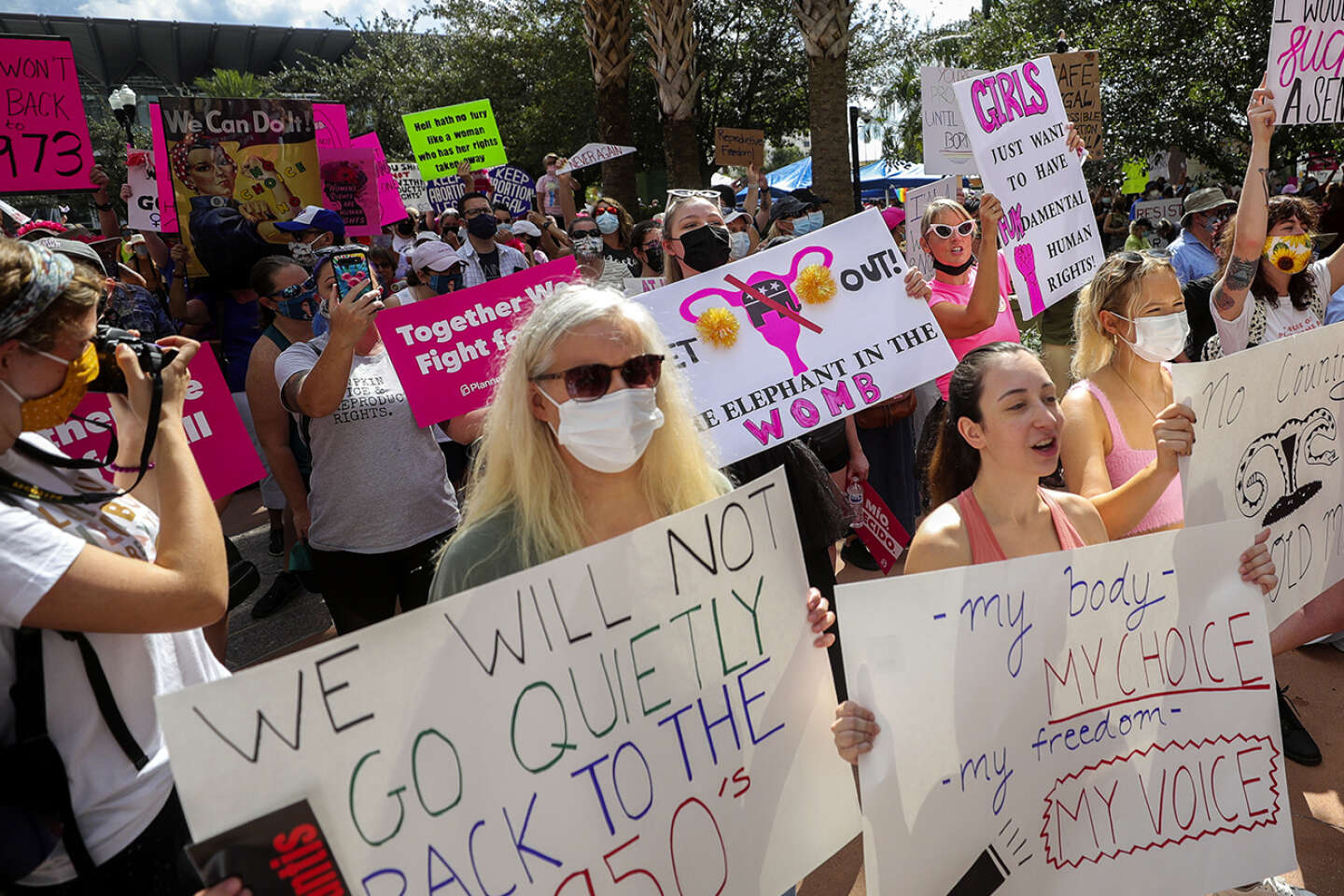 En Florida, la Corte Suprema confirmó una ley que prohíbe los abortos después de las seis semanas de embarazo.