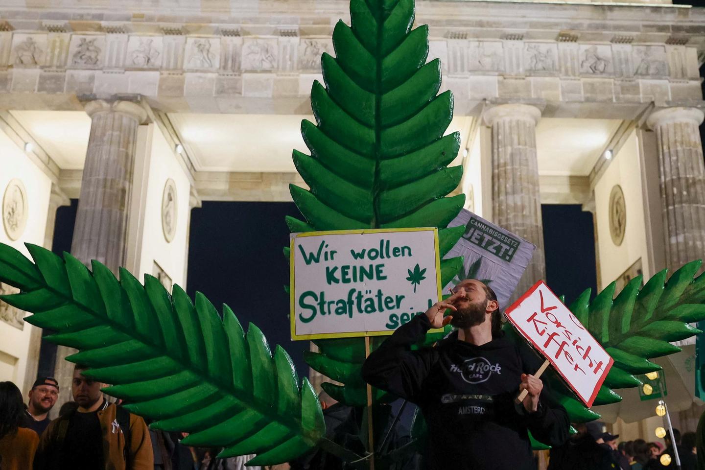 Germans celebrate legalization of recreational cannabis