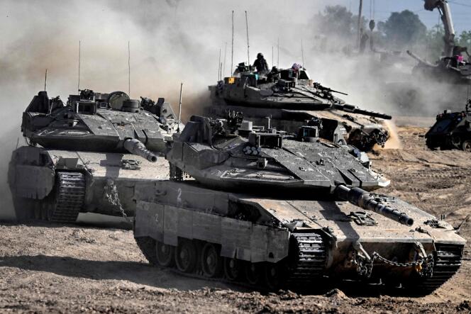 Tanques del ejército israelí en la Franja de Gaza, 2 de abril de 2024.