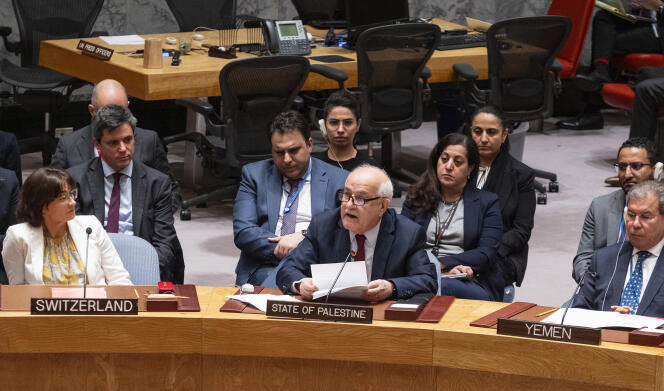 L'ambassadeur palestinien auprès de l'ONU, Riyad Mansour, s'adresse au Conseil de sécurité au siège de l'organisation à New York, le 25 mars 2024. 