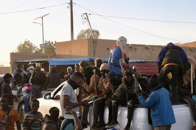 Des migrants à Agadez, le 2 janvier 2024.