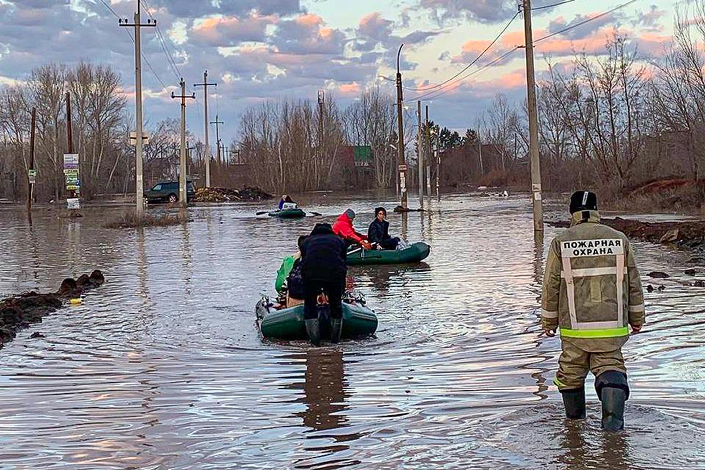 Russia evacuates over 4,000 after dam burst near Kazakhstan border