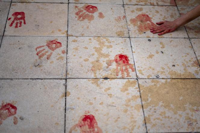 Manifestation pour demander la libération des otages retenus par le Hamas, le 7 avril 2024 à Tel-Aviv.