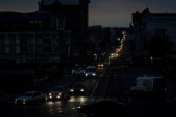 La ville de Kharkiv dans le noir, le 26 mars 2024.