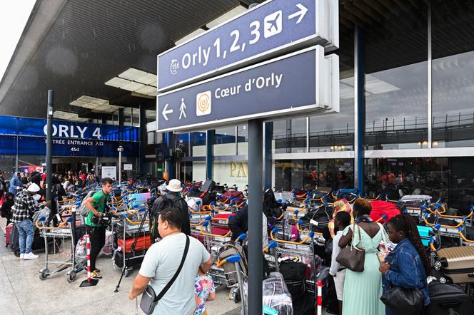 Devant le terminal 4 de l’aéroport parisien d’Orly, en août 2023.