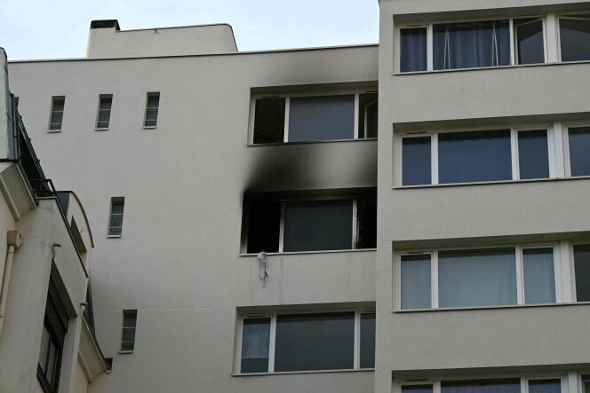 L'appartement, situé au septième étage, a brûlé rue de Charonne, dans le 11e arrondissement de Paris, le 8 avril 2024.