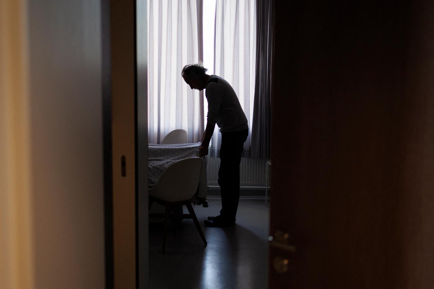 海外で最もよく見られる状況に関連して、フランスの法律は何を許可するのか、しないのか