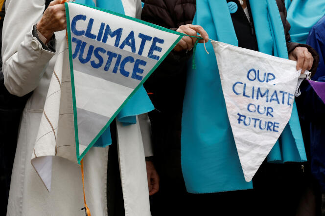 Manifestation pour le climat devant la Cour européenne des droits de l’homme, à Strasbourg, le 9 avril 2024.