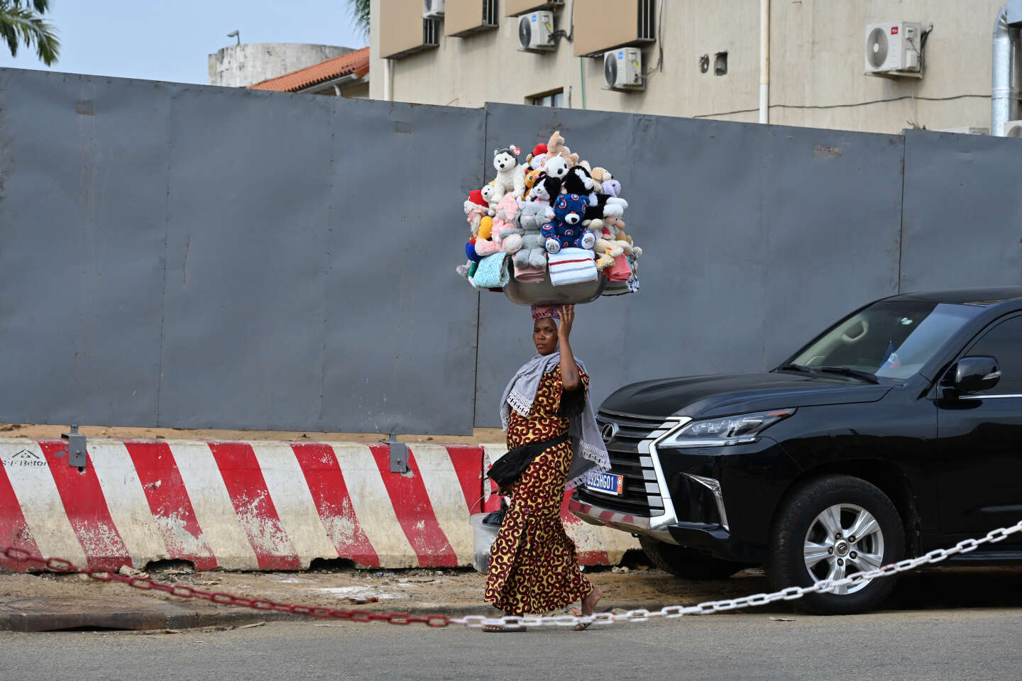 En Côte d’Ivoire, Abidjan veut se « débarrasser » des vendeurs ambulants et des mendiants
